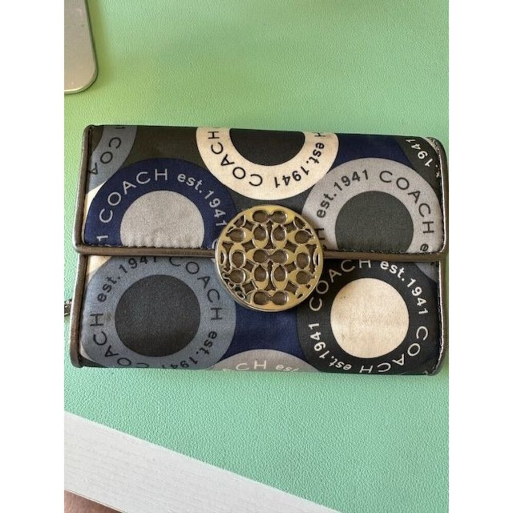 Womens Coach Bi-fold Wallet with card storage and compartments